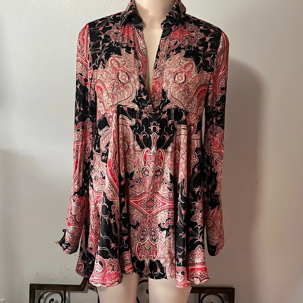 Free People Long Sleeve High Low Style Top- Red Black Tan Paisley Print - Picture 1 of 10
